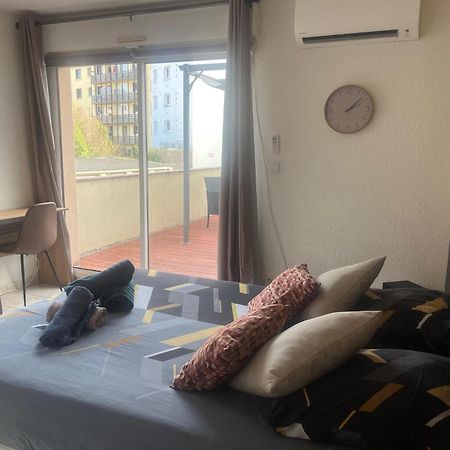 Studio Climatise Et Grande Terrasse Tarbes Centre Ngoại thất bức ảnh