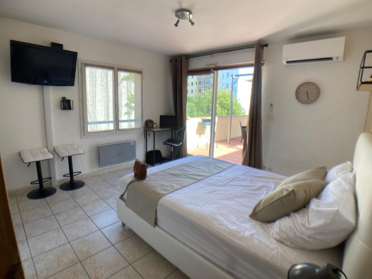 Studio Climatise Et Grande Terrasse Tarbes Centre Ngoại thất bức ảnh