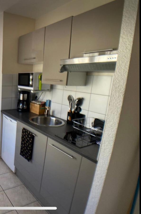 Studio Climatise Et Grande Terrasse Tarbes Centre Ngoại thất bức ảnh
