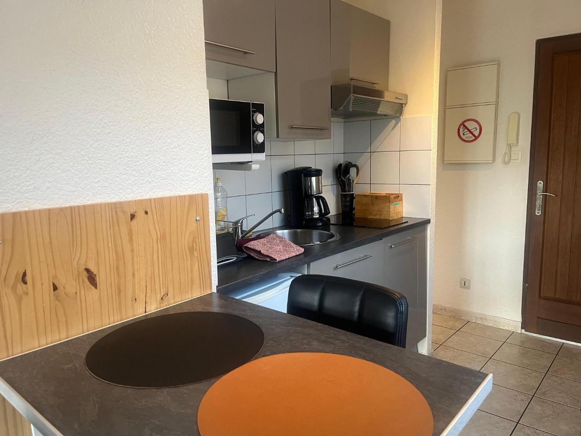 Studio Climatise Et Grande Terrasse Tarbes Centre Ngoại thất bức ảnh